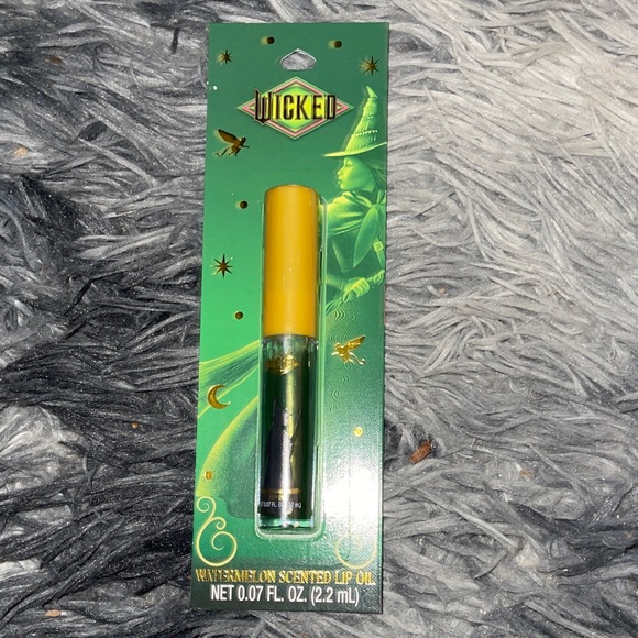 Wicked Makeup Set with Eye Shimmer and Lip Gloss-Green Witch - Picture 9 of 12